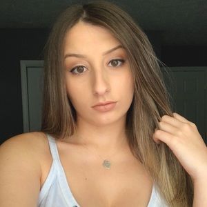 Meet your Posher, Briana